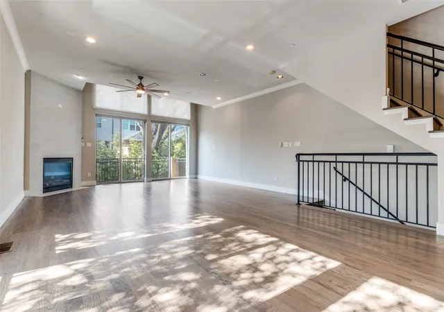 Listing Photo 5 - Condo for sale in building located at 6333 Richmond Ave, Dallas, TX 75214 - Unit #A