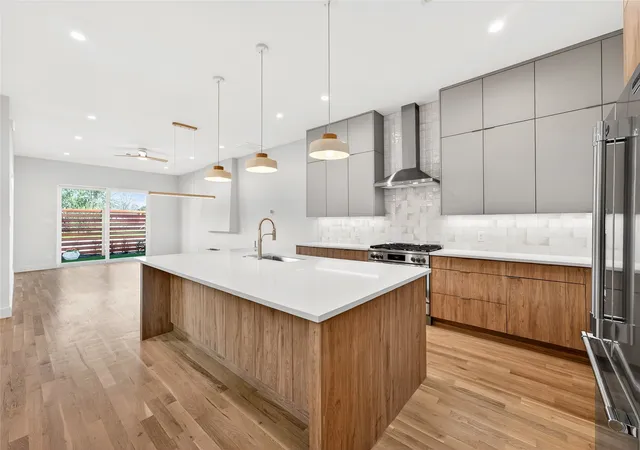 Photo 3 of Single family home for sale at 6603 Roper St, Dallas, TX 75209 | MLS# 21135985 | Listing updated on 2026-09-26