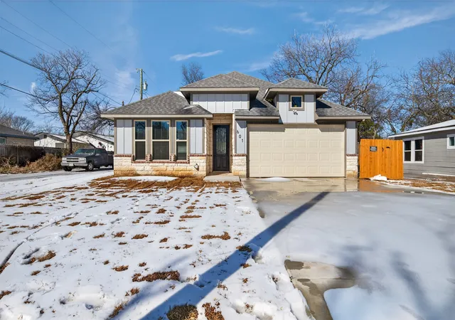 Photo 1 of Single family home for sale at 601 E Willingham St, Cleburne, TX 76031 | MLS# 21166207 | Listing updated on 2026-09-13