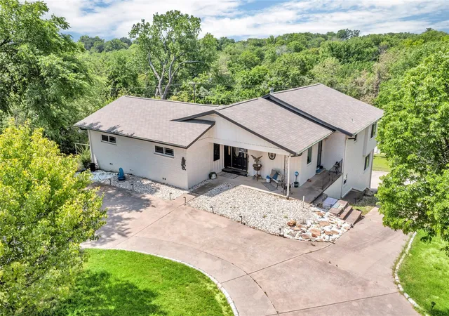 Photo 1 of Single family home for sale at 110 Vanshire Rd W, Lakeside, TX 76108 | MLS# 21159764 | Listing updated on 2026-09-15