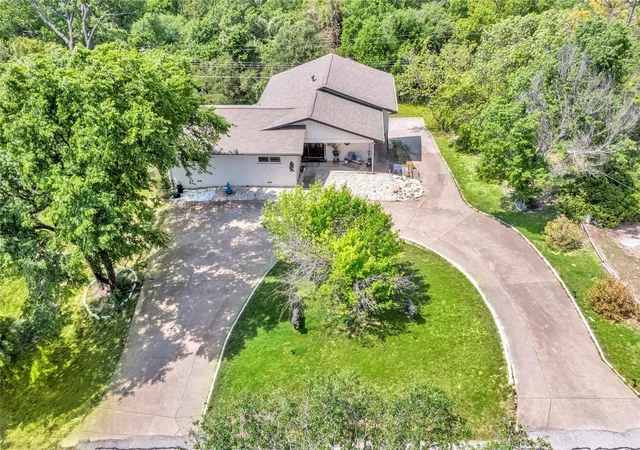Photo 2 of Single family home for sale at 110 Vanshire Rd W, Lakeside, TX 76108 | MLS# 21159764 | Listing updated on 2026-09-15