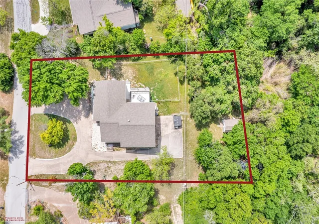 Photo 3 of Single family home for sale at 110 Vanshire Rd W, Lakeside, TX 76108 | MLS# 21159764 | Listing updated on 2026-09-15