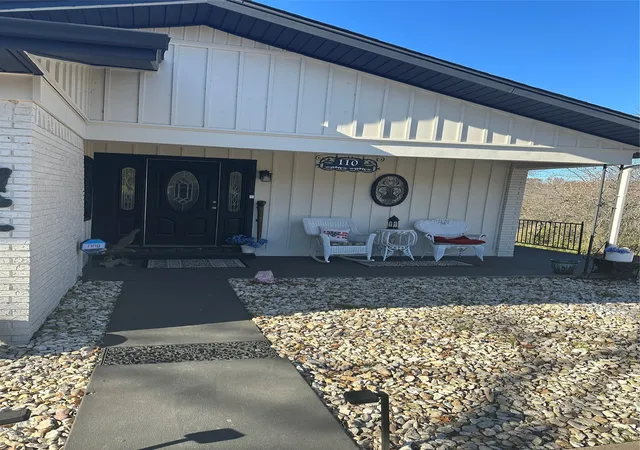Photo 4 of Single family home for sale at 110 Vanshire Rd W, Lakeside, TX 76108 | MLS# 21159764 | Listing updated on 2026-09-15
