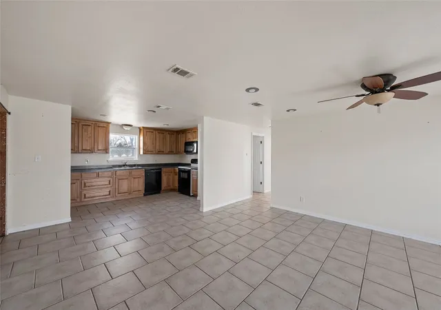 Photo 1 of Single family home for sale at 310 S 3rd St, Abbott, TX 76621 | MLS# 21166254 | Listing updated on 2026-07-30