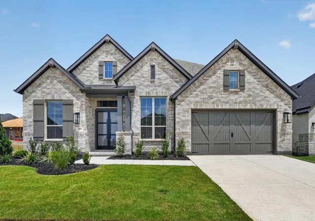 Photo 1 of Single family home for sale at 301 Short Cut St, Justin, TX 76247 | MLS# 21166199 | Listing updated on 2026-09-10