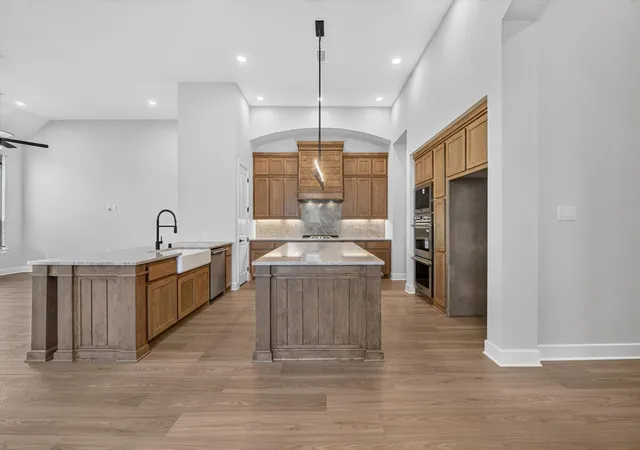 Photo 3 of Single family home for sale at 301 Short Cut St, Justin, TX 76247 | MLS# 21166199 | Listing updated on 2026-09-10