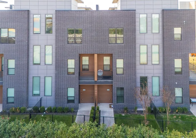 Photo 1 of Sale Pending at 2000 Park Ave #110, Dallas, TX 75215 | MLS# 21157265 | Listing updated on 2026-07-30
