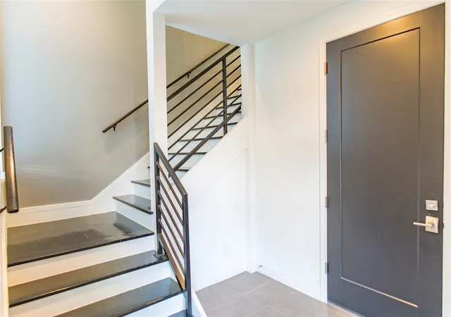 Listing Photo 4 - Condo for sale in building located at 2000 Park Ave, Dallas, TX 75215 - Unit #110