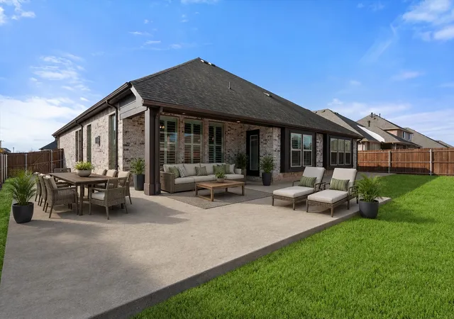 Photo 2 of Single family home for sale at 137 Fireberry Dr, Glenn Heights, TX 75154 | MLS# 21164760 | Listing updated on 2026-09-13