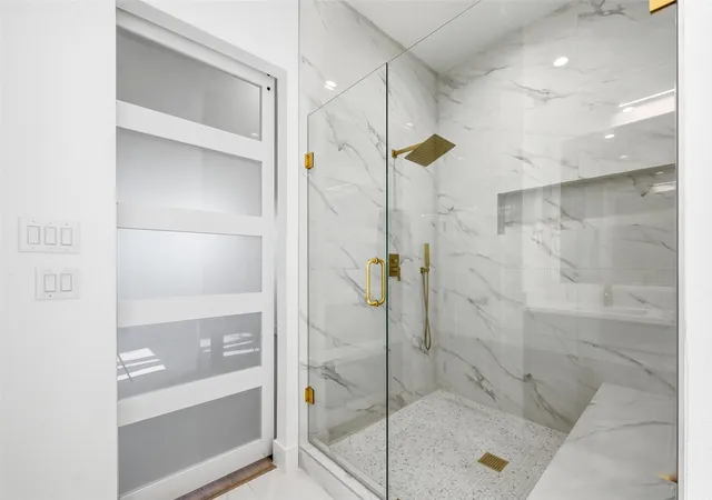 Photo 4 of Sale Pending at 2228 Echo Lake Dr, Dallas, TX 75253 | MLS# 21167298 | Listing updated on 2026-07-31