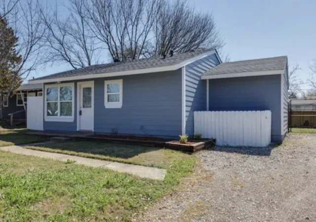 Photo 3 of Sale Pending at 4330 Pensacola Ct, Dallas, TX 75211 | MLS# 21167700 | Listing updated on 2026-07-31