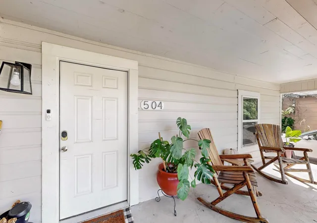 Photo 3 of Single family home for sale at 504 Jefferson St, Hillsboro, TX 76645 | MLS# 21168243 | Listing updated on 2026-07-29