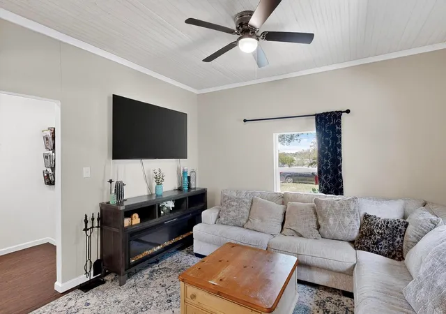 Photo 4 of Single family home for sale at 504 Jefferson St, Hillsboro, TX 76645 | MLS# 21168243 | Listing updated on 2026-07-29