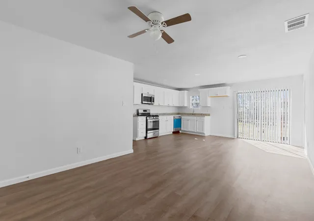 Photo 3 of Single family home for sale at 2117 Frazier St, Greenville, TX 75401 | MLS# 21168435 | Listing updated on 2026-07-31