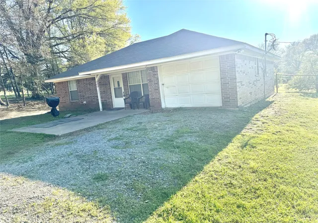 Photo 3 of Sale Pending at 205 County Road 1135, Ravenna, TX 75476 | MLS# 21168518 | Listing updated on 2026-09-29