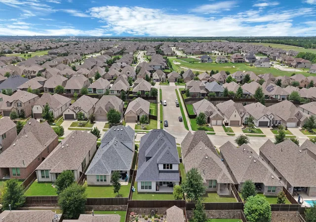 Photo 3 of Single family home for sale at 3928 River Bend St, Mc Kinney, TX 75071 | MLS# 21125106 | Listing updated on 2026-09-13