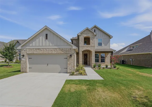 Photo 2 of Sale Pending at 1113 Trinity Dr, Springtown, TX 76082 | MLS# 21168728 | Listing updated on 2026-09-14