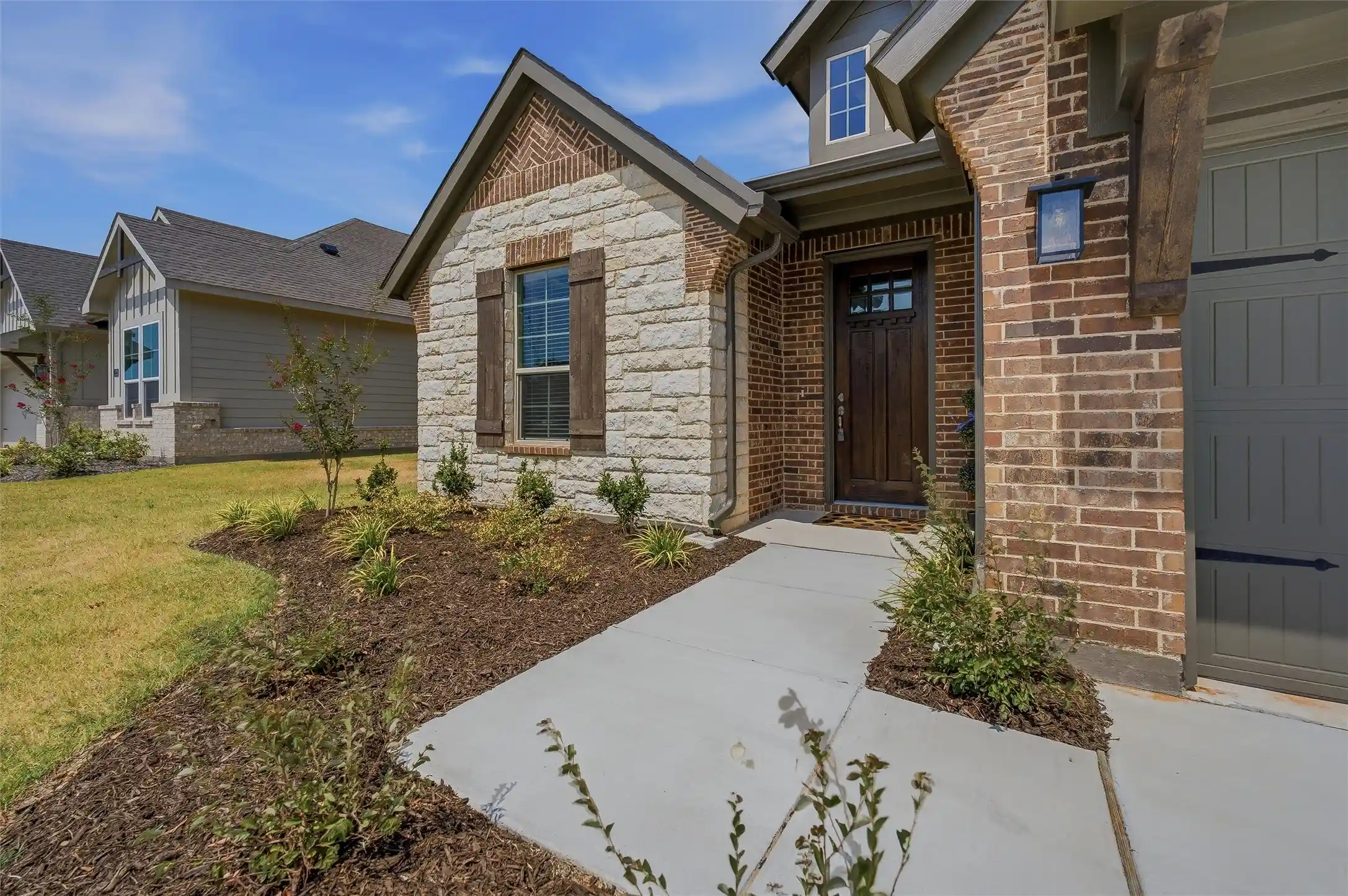 Photo 4 of Single family home for sale at 1229 Sabine River Ln, Springtown, TX 76082 | MLS# 21169174 | Listing updated on 2026-10-28