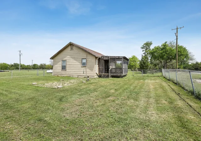 Photo 3 of Single family home for sale at 2011 Miller Rd, Melissa, TX 75454 | MLS# 21169211 | Listing updated on 2026-07-28