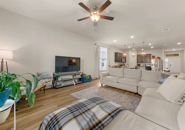 Photo 4 of Sale Pending at 4032 Centerfire Rd, Waco, TX 76705 | MLS# 21169713 | Listing updated on 2026-09-08