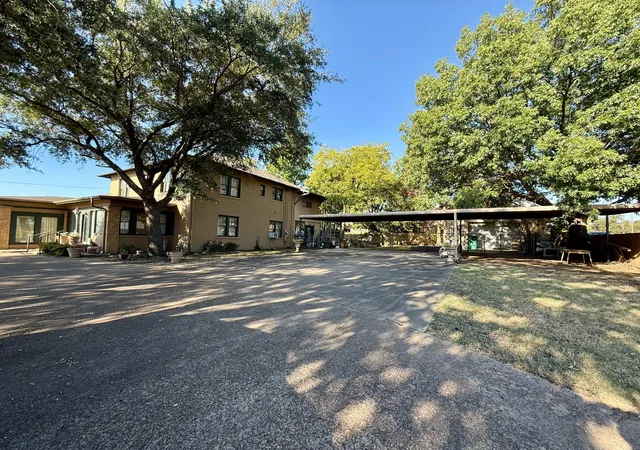 Photo 3 of Single family home for sale at 203b N Rockwall Ave, Terrell, TX 75160 | MLS# 21170124 | Listing updated on 2026-10-07