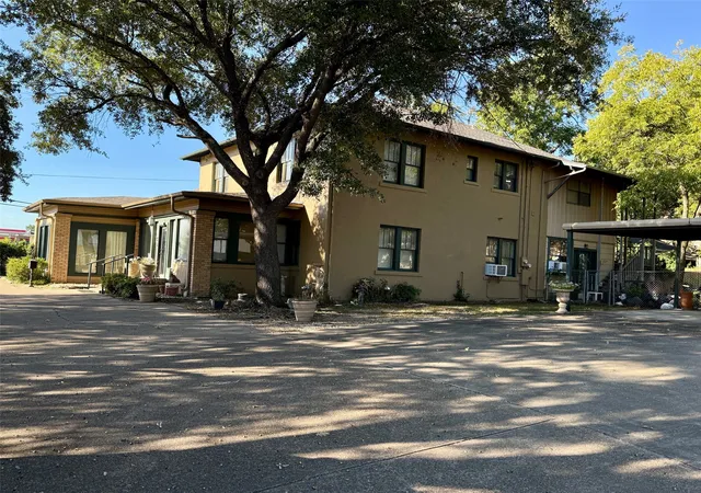 Photo 3 of Single family home for sale at 203B N Rockwall Ave, Terrell, TX 75160 | MLS# 21170124 | Listing updated on 2026-10-07