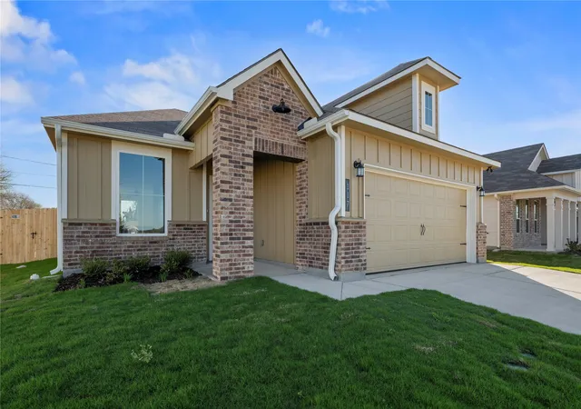 Photo 2 of Sale Pending at 117 Adaline Bnd, Mc Gregor, TX 76657 | MLS# 21170338 | Listing updated on 2026-10-01