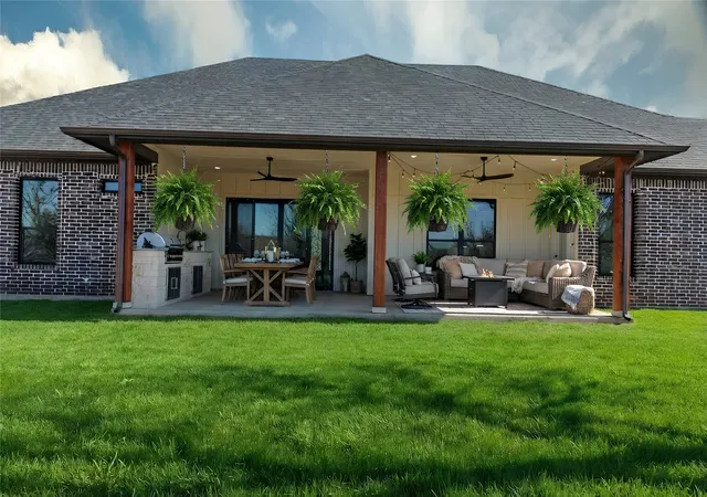 Photo 3 of Single family home for sale at 544 High Tower Ln, Granbury, TX 76049 | MLS# 21168186 | Listing updated on 2026-07-31