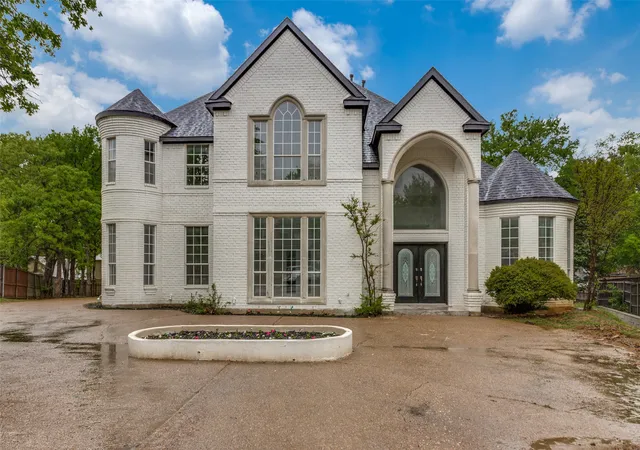 Photo 2 of Single family home for sale at 6315 Millwood Ct, Arlington, TX 76016 | MLS# 21171209 | Listing updated on 2026-07-31