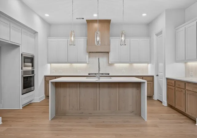 Photo 3 of Sale Pending at 10009 Gray Fox Dr, Denton, TX 76207 | MLS# 21170771 | Listing updated on 2026-07-30