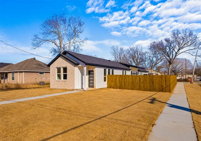 Photo 2 of Single family home for sale at 2621 College St, Greenville, TX 75401 | MLS# 21171555 | Listing updated on 2026-07-31