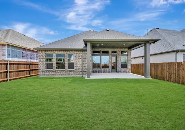 Photo 3 of Single family home for sale at 7812 Pondview Ln, Fort Worth, TX 76123 | MLS# 21171590 | Listing updated on 2026-09-13