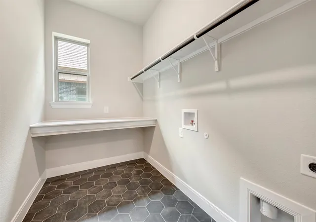 Photo 4 of Single family home for sale at 7812 Pondview Ln, Fort Worth, TX 76123 | MLS# 21171590 | Listing updated on 2026-10-06
