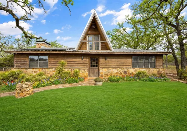 Photo 1 of Single family home for sale at 1601 Stafford Rd, Weatherford, TX 76088 | MLS# 21156451 | Listing updated on 2026-09-14