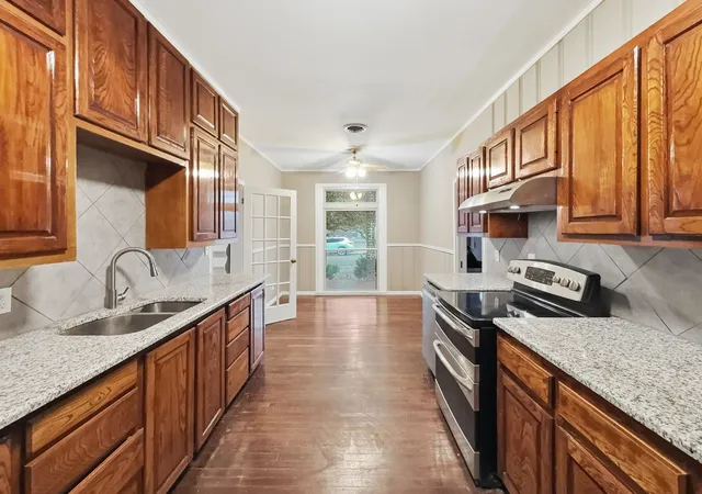 Photo 3 of Single family home for sale at 720 E Leslie St, Hamilton, TX 76531 | MLS# 21172039 | Listing updated on 2026-07-31