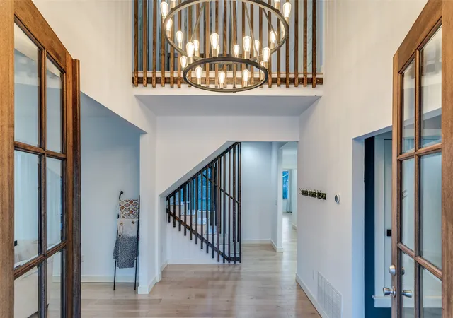 Photo 3 of Sale Pending at 3120 Colcord Ave, Waco, TX 76707 | MLS# 21172247 | Listing updated on 2026-09-13