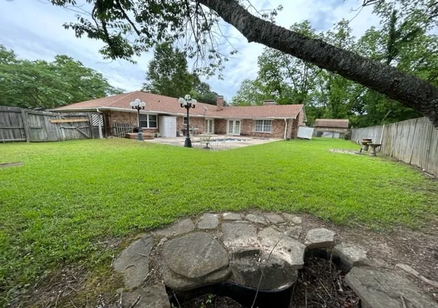 Photo 3 of Single family home for sale at 102 E Crockett St, De Kalb, TX 75559 | MLS# 21172403 | Listing updated on 2026-09-12