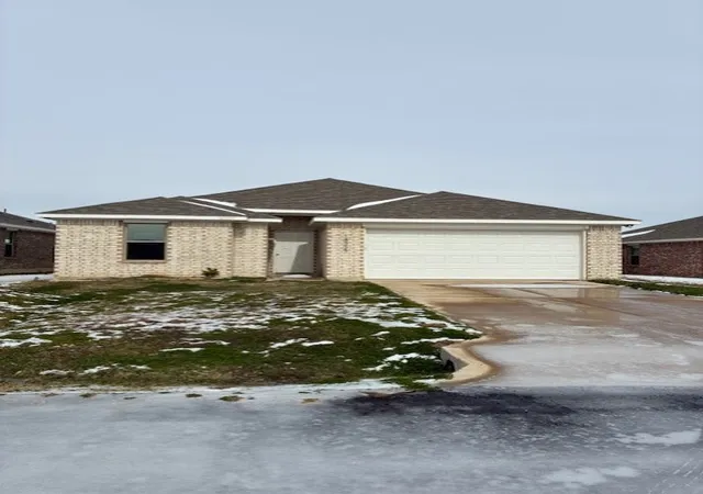 Photo 1 of Sale Pending at 18227 County Road 4001, Mabank, TX 75147 | MLS# 21172465 | Listing updated on 2026-07-28