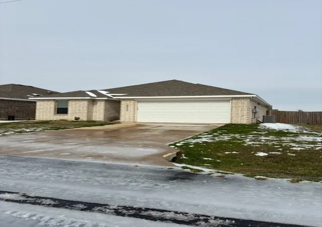Photo 3 of Sale Pending at 18227 County Road 4001, Mabank, TX 75147 | MLS# 21172465 | Listing updated on 2026-07-28