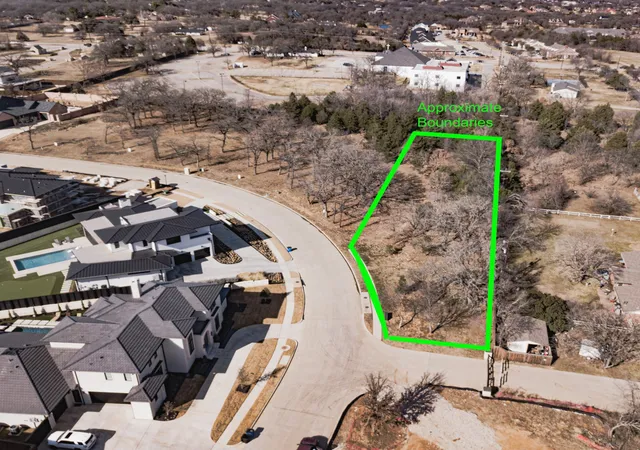 Photo 1 of Sale Pending at 2516 Park Grove Loop, Southlake, TX 76092 | MLS# 21170934 | Listing updated on 2026-09-14