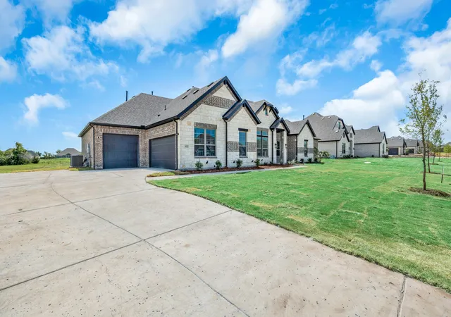 Photo 3 of Sale Pending at 432 Estate Ln, Mc Lendon Chisholm, TX 75032 | MLS# 21172920 | Listing updated on 2026-09-11