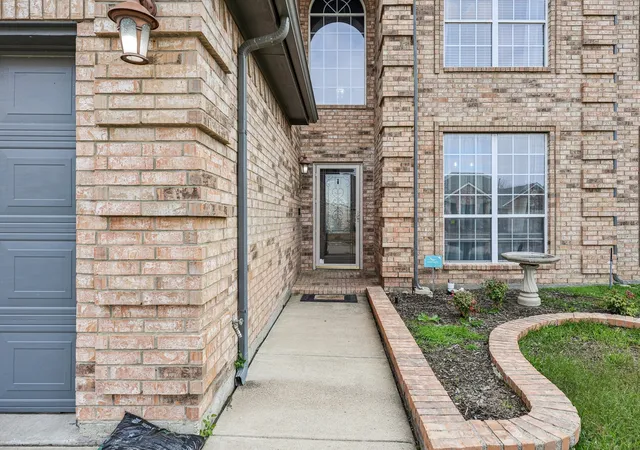 Photo 3 of Single family home for sale at 2708 White Rock Dr, Fort Worth, TX 76131 | MLS# 21080575 | Listing updated on 2026-08-01