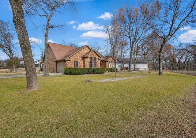 Photo 1 of Single family home for sale at 101 Idlewood Rd, Enchanted Oaks, TX 75156 | MLS# 21171486 | Listing updated on 2026-09-11