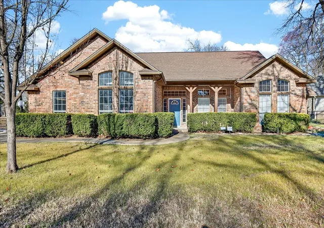 Photo 2 of Single family home for sale at 101 Idlewood Rd, Enchanted Oaks, TX 75156 | MLS# 21171486 | Listing updated on 2026-09-11