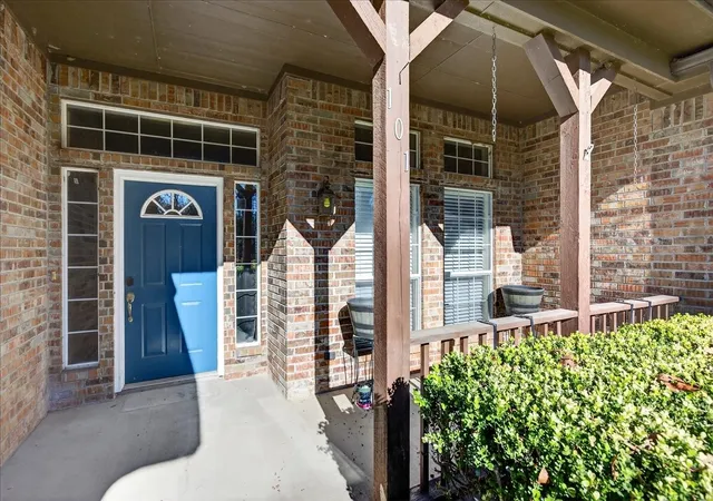 Photo 3 of Single family home for sale at 101 Idlewood Rd, Enchanted Oaks, TX 75156 | MLS# 21171486 | Listing updated on 2026-09-11