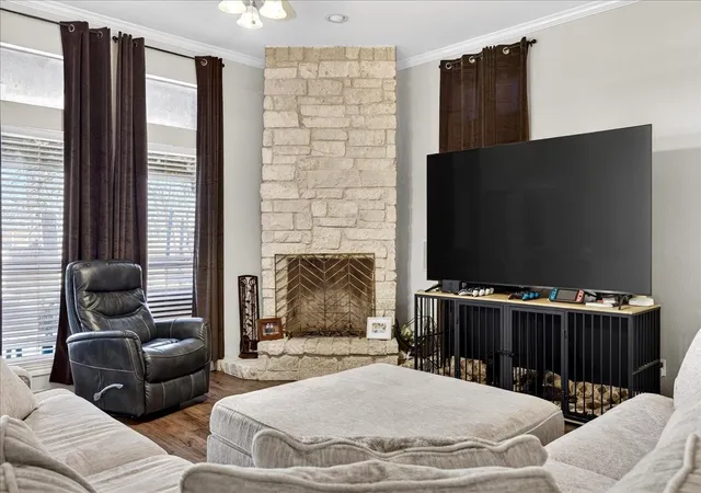Photo 4 of Single family home for sale at 101 Idlewood Rd, Enchanted Oaks, TX 75156 | MLS# 21171486 | Listing updated on 2026-09-11