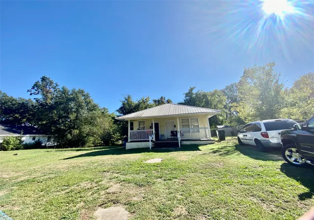Photo 2 of Multi family home for sale at 843 College St, Shreveport, LA 71104 | MLS# 21174093 | Listing updated on 2026-07-29