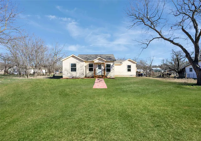 Photo 2 of Single family home for sale at 535 Hurt, Dublin, TX 76446 | MLS# 21169939 | Listing updated on 2026-10-02