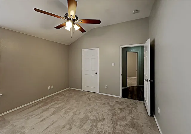 Photo 4 of Single family home for sale at 617 Oak Hollow Trl, Saginaw, TX 76179 | MLS# 21174471 | Listing updated on 2026-09-05