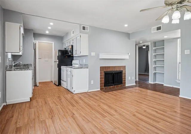 Listing Photo 5 - Condo for sale in building located at 5809 Lake Hubbard Pkwy, Garland, TX 75043 - Unit #308